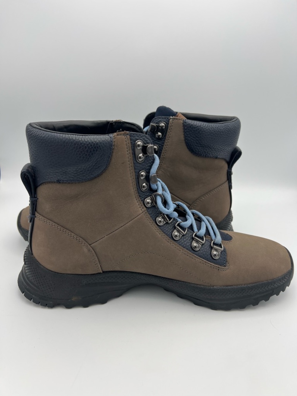 Coach Men's Brown Leather Hiking Boots with Light Blue Laces - Picture 5 of 7